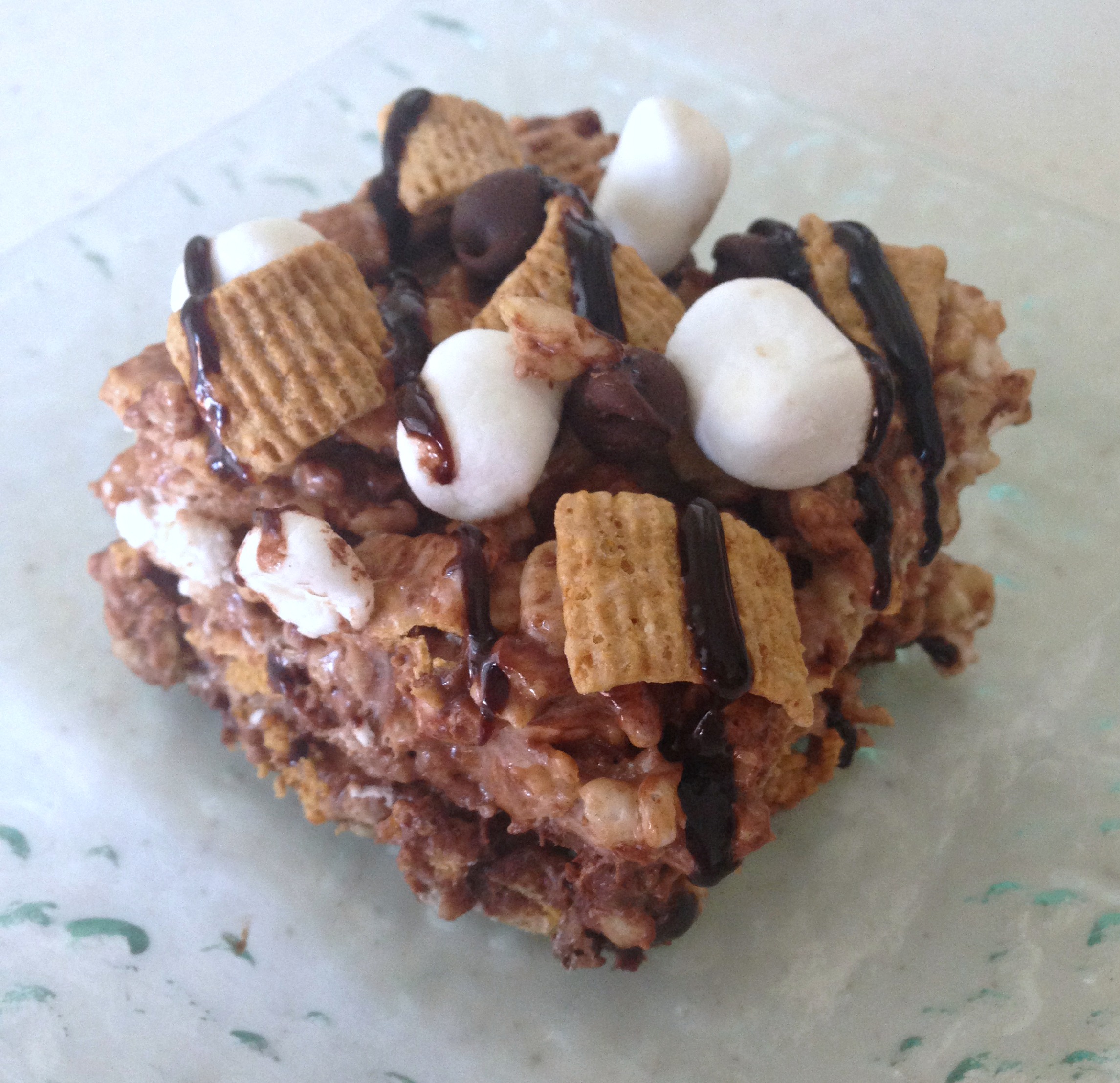 S'mores Krispie Treats - Forks 'n' Flip Flops