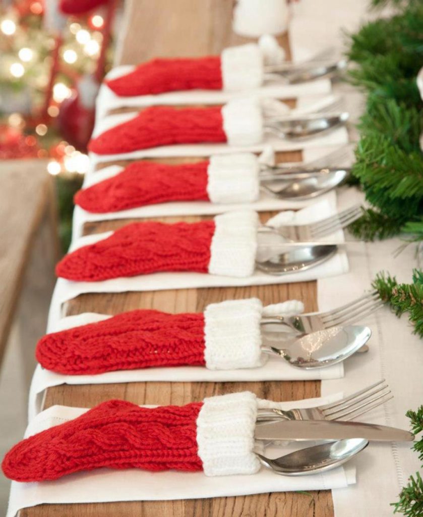 diy-christmas-table-decor-stockings