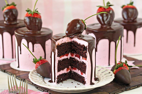 chocolate-covered-strawberry-cake