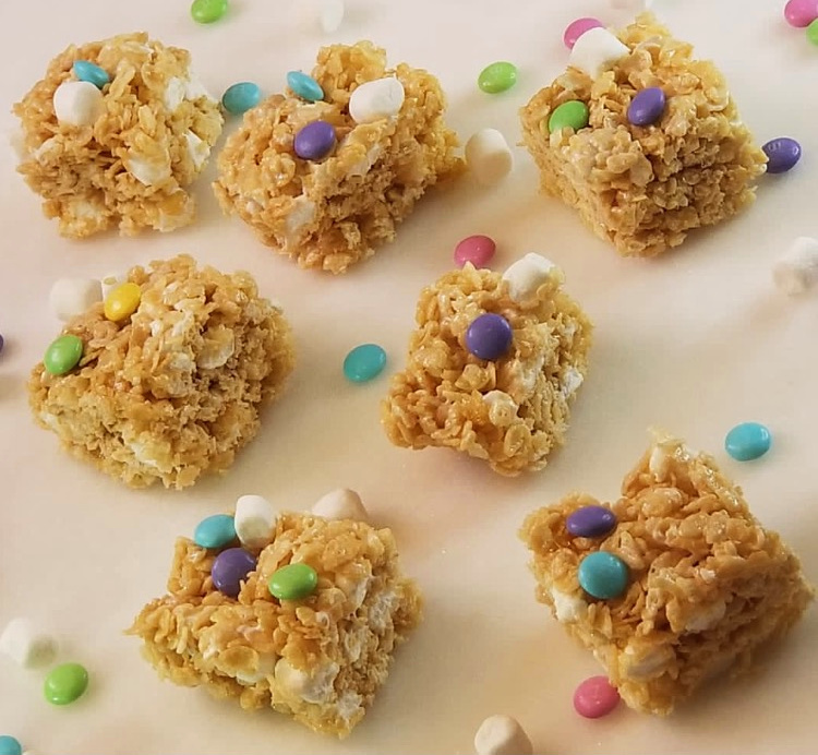 Springtime Rice Krispie Treats - Forks 'n' Flip Flops