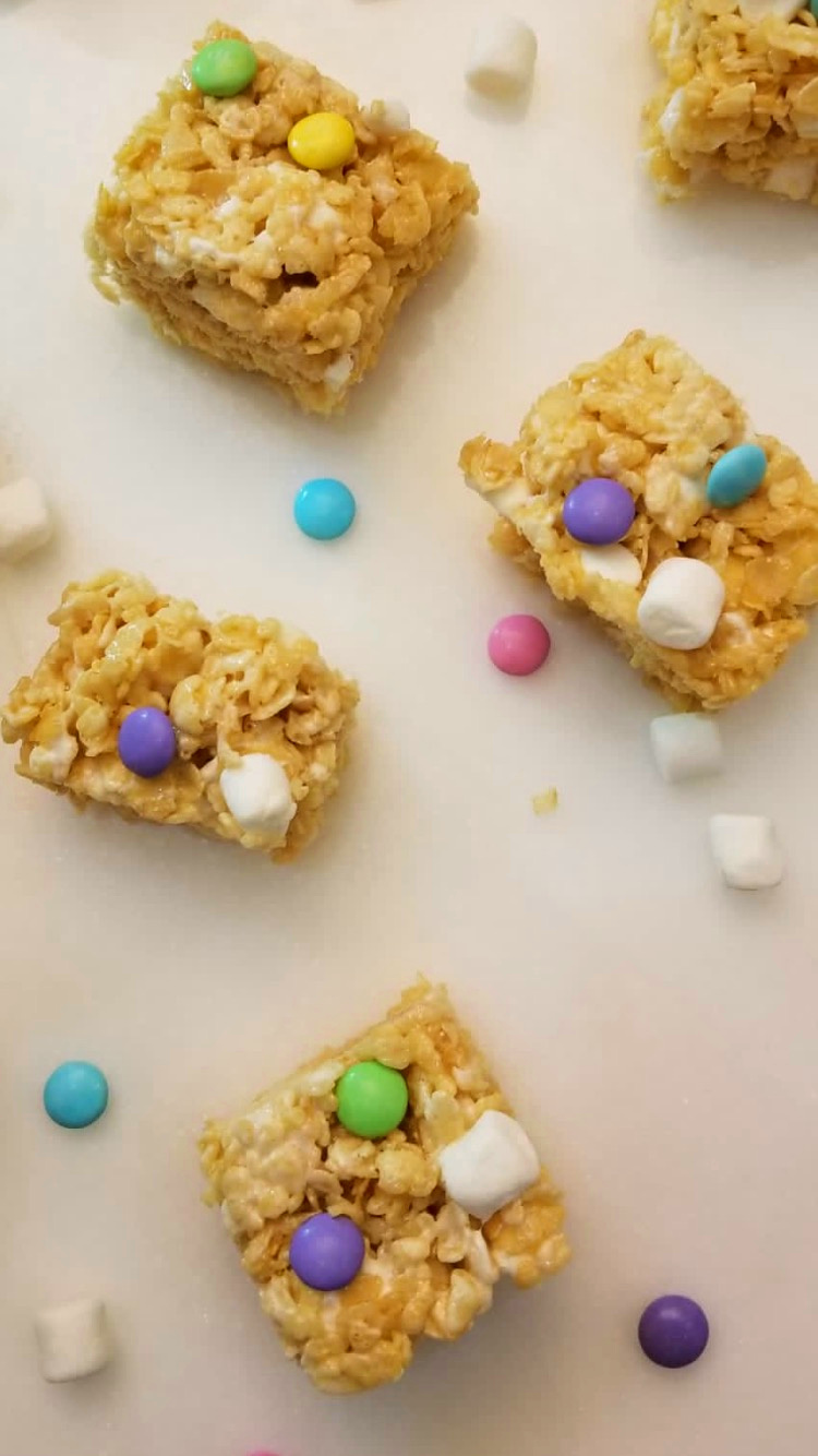 Springtime Rice Krispie Treats - Forks 'n' Flip Flops